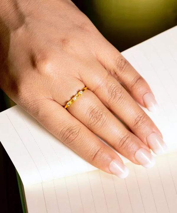 The Diamond-gold Loop ring