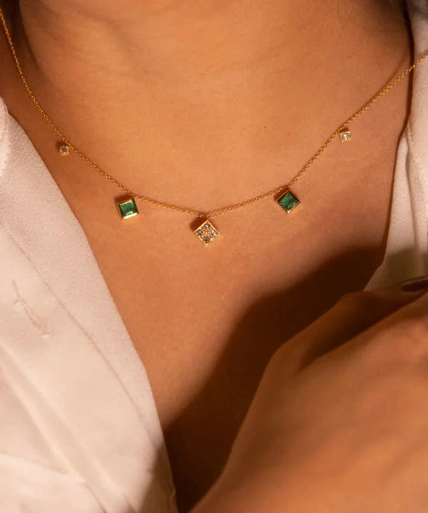 The Elegant Mix Necklace with Emeralds and Diamonds
