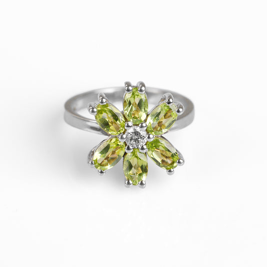 Summer Green plush ring with Peridot