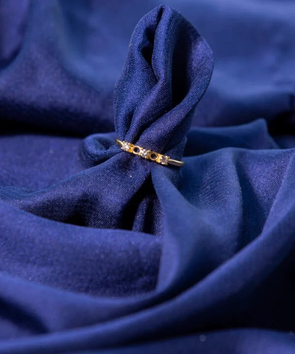 The Diamond-gold Loop ring