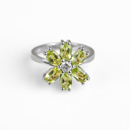Summer Green plush ring with Peridot
