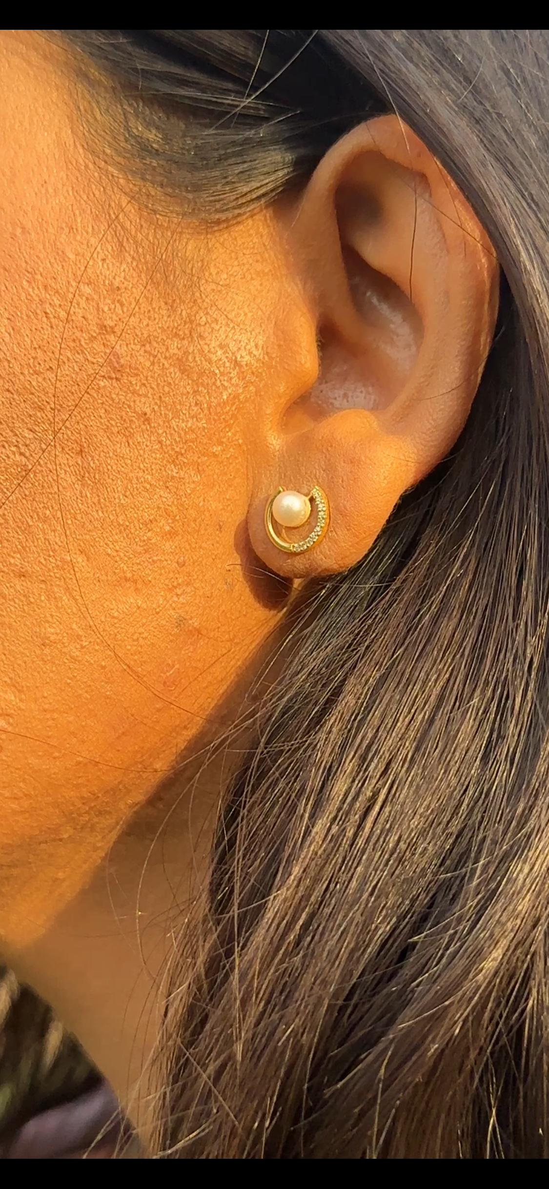 The Studded Pearl Earring