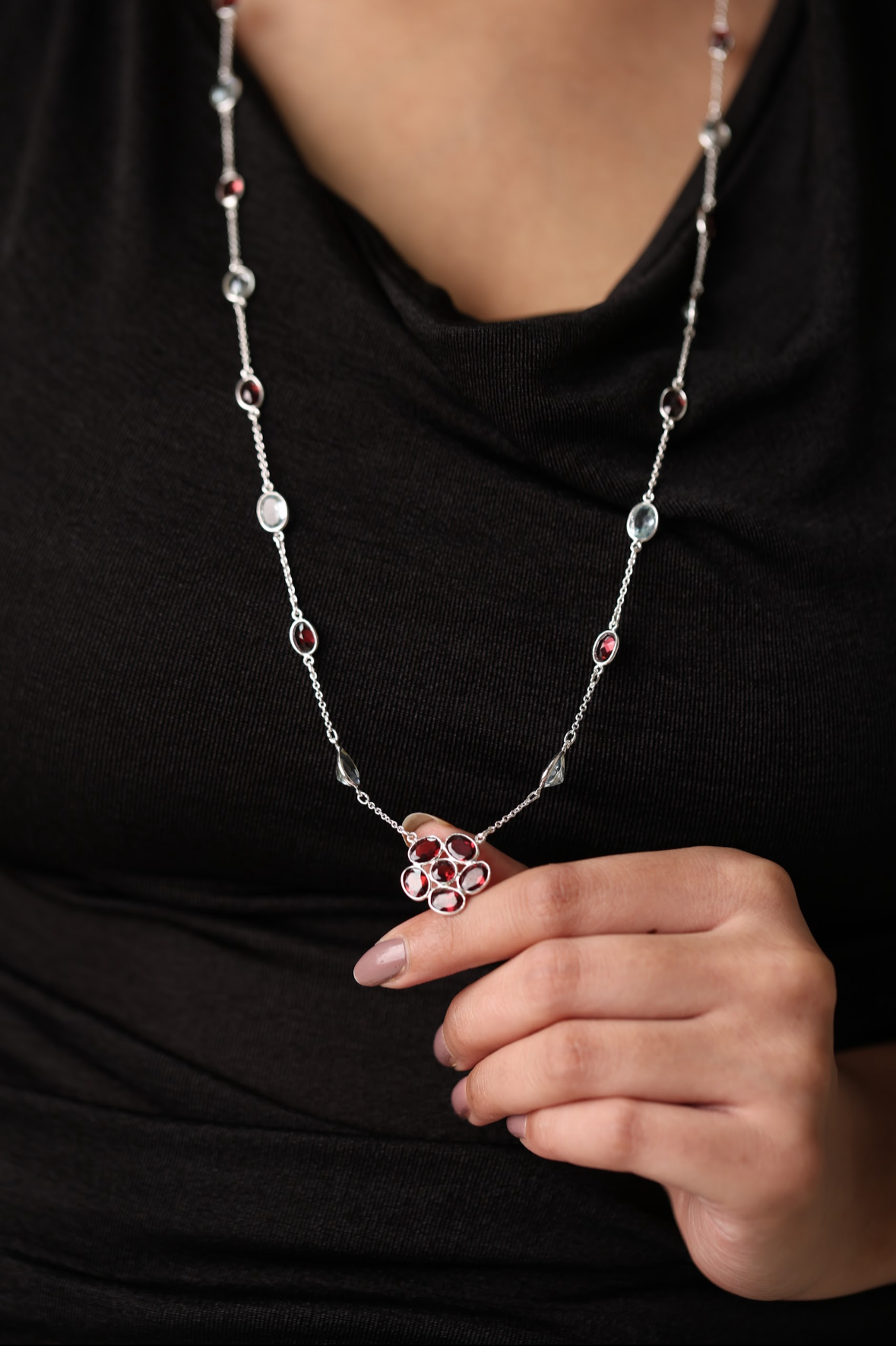 The Lily Van Der Woodsen Necklace