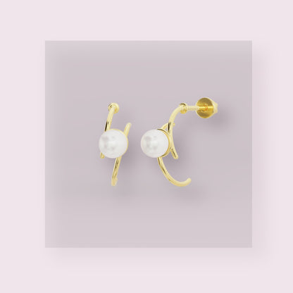 The pearl hoop Earring